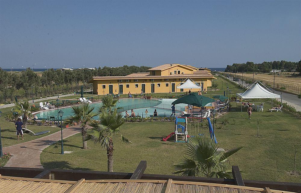 בוטריצ'לו Marina Del Marchese Beach Resort מראה חיצוני תמונה