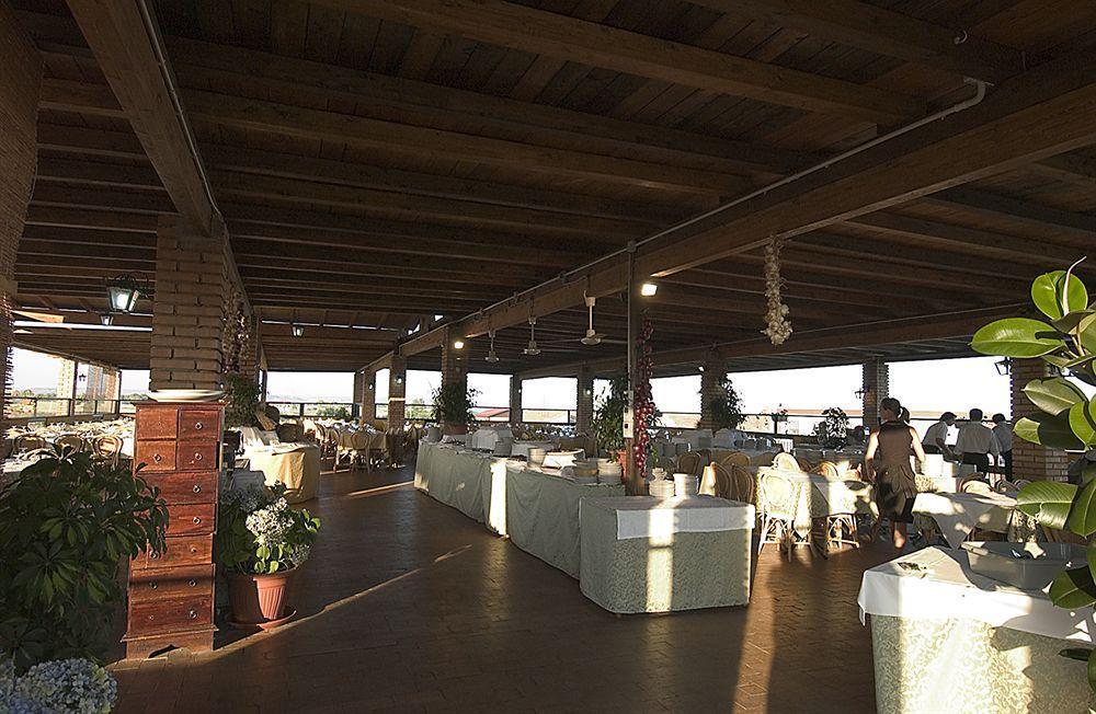בוטריצ'לו Marina Del Marchese Beach Resort מראה חיצוני תמונה