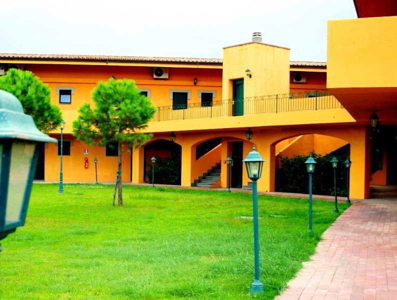 בוטריצ'לו Marina Del Marchese Beach Resort מראה חיצוני תמונה