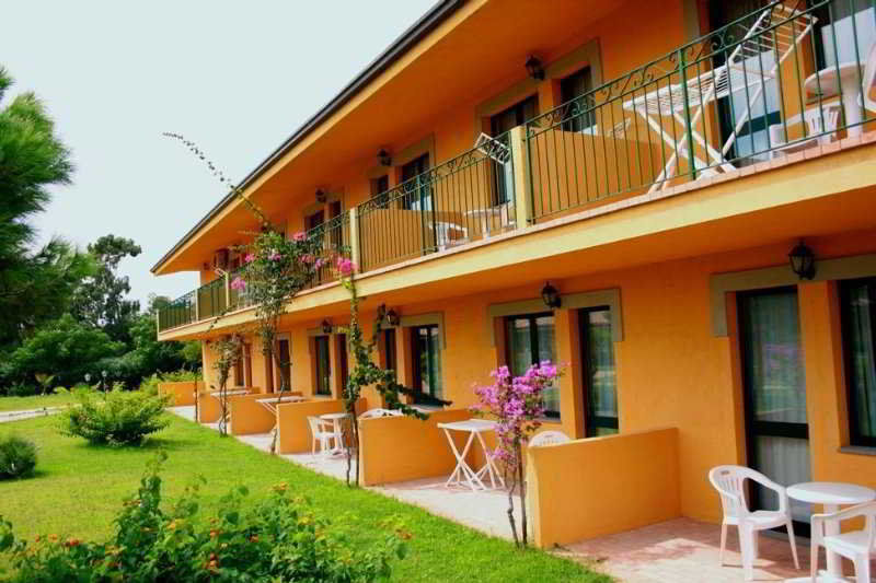 בוטריצ'לו Marina Del Marchese Beach Resort מראה חיצוני תמונה