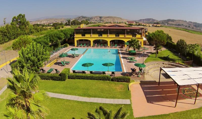 בוטריצ'לו Marina Del Marchese Beach Resort מראה חיצוני תמונה